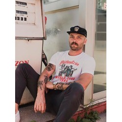 Футболка Motley Crue с принтом, надписью и рисунком в ретро стиле винтаж, прикольная одежда андеграунд гранж y2k, оверсайз унисекс.