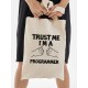 Шоппер с приколами trust me программирование с принтом и надписью code programmer бежевый