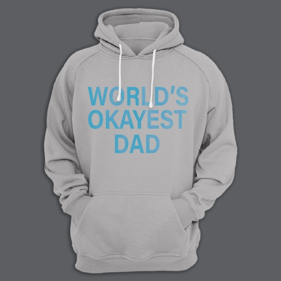 Прикольная мужская толстовка с капюшоном с надписью Worlds okayest dad.