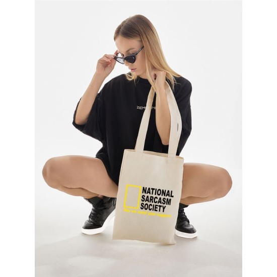 Шоппер с прикольной надписью "National sarcasm society" бежевый. Шоппер с принтом в стиле кэжуал.