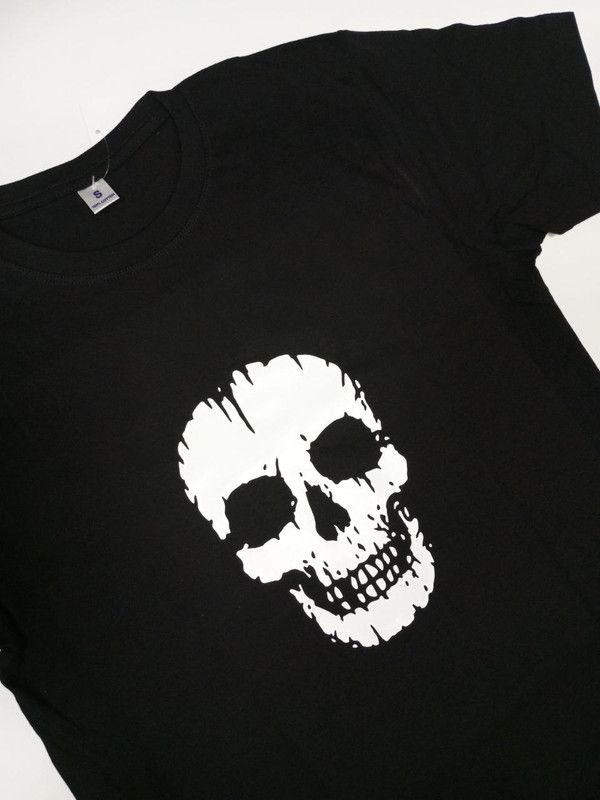 Модная футболка с принтом Череп
