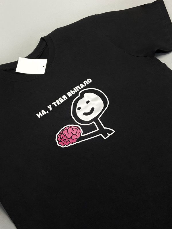 футболка оверсайз с принтом надписью 