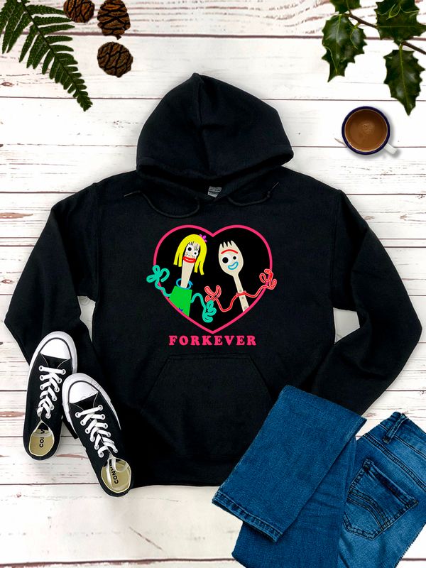 Худи с принтом История игрушек на День Валентина оверсайз черное. Худи унисекс с сердцем и персонажем Вилкинс в стиле street style для молодежи.