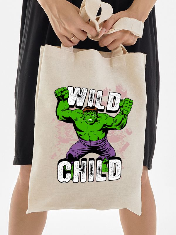 Сумка шоппер с героем Халк и прикольной надписью wild child. Детский шоппер с принтом Hulk из Marvel comics для мальчика и девочки. Тканевая сумка подростковая для шопинга с длинными ручками.